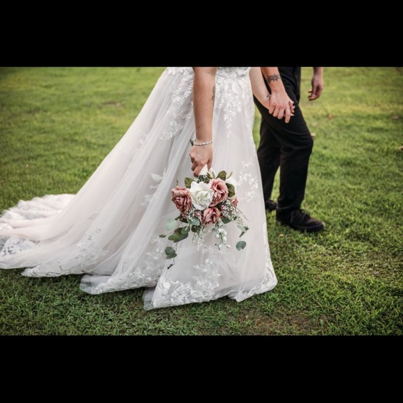 Essense of Australia D3032 - Picture 4 of 8